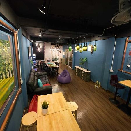 Teegether Hostel Bangkok Exterior photo