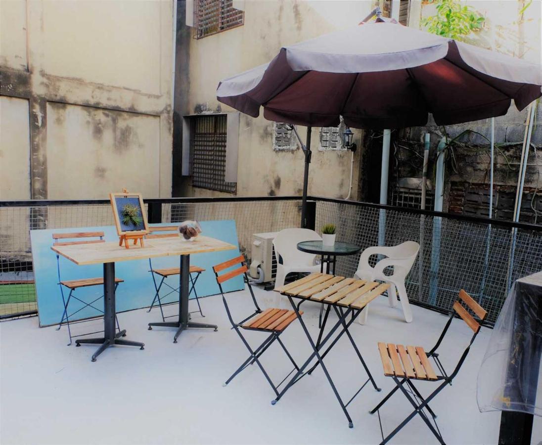 Teegether Hostel Bangkok Exterior photo